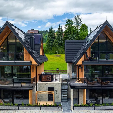 Premium View Jacuzzi & Sauna Апарт-отель 4*