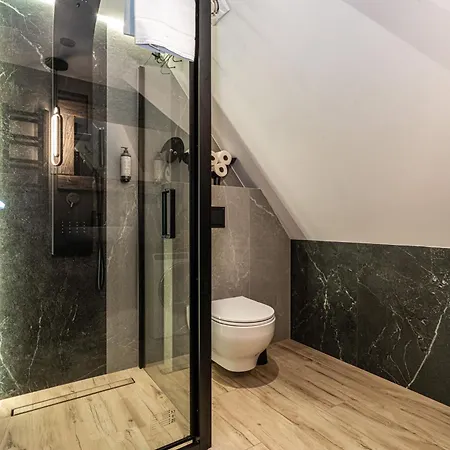 Premium View Jacuzzi & Sauna 4* Косцелиско