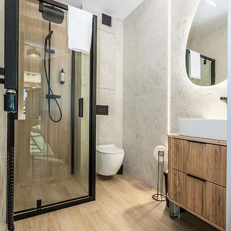 Premium View Jacuzzi & Sauna Апарт-отель 4*