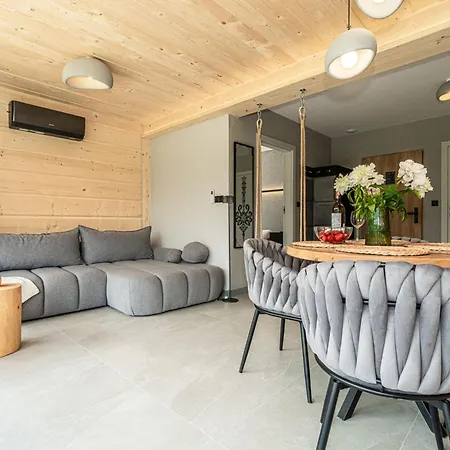Premium View Jacuzzi & Sauna Апарт-отель Косцелиско