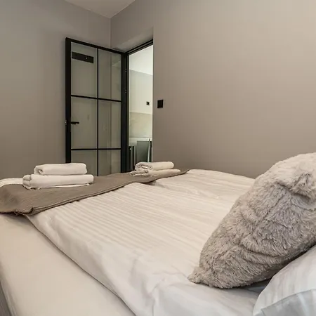 Premium View Jacuzzi & Sauna Косцелиско